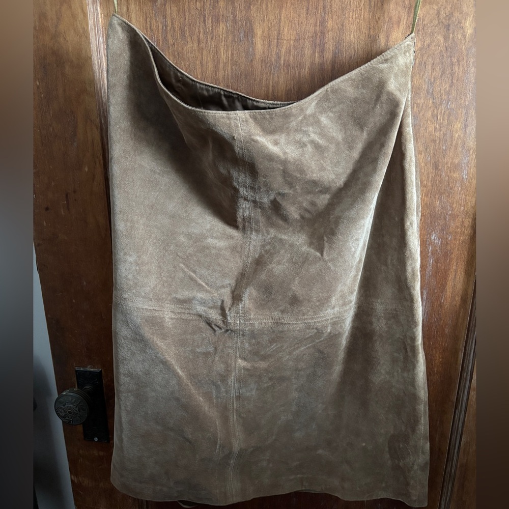 Jones Wear Sport Tan/Brown Suede Skirt. Size 14